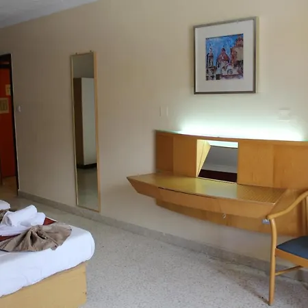 The St. George's Park 호텔