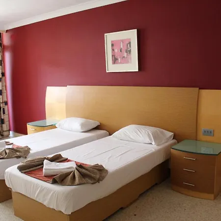 The St. George's Park 호텔