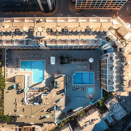 The St. George's Park 호텔